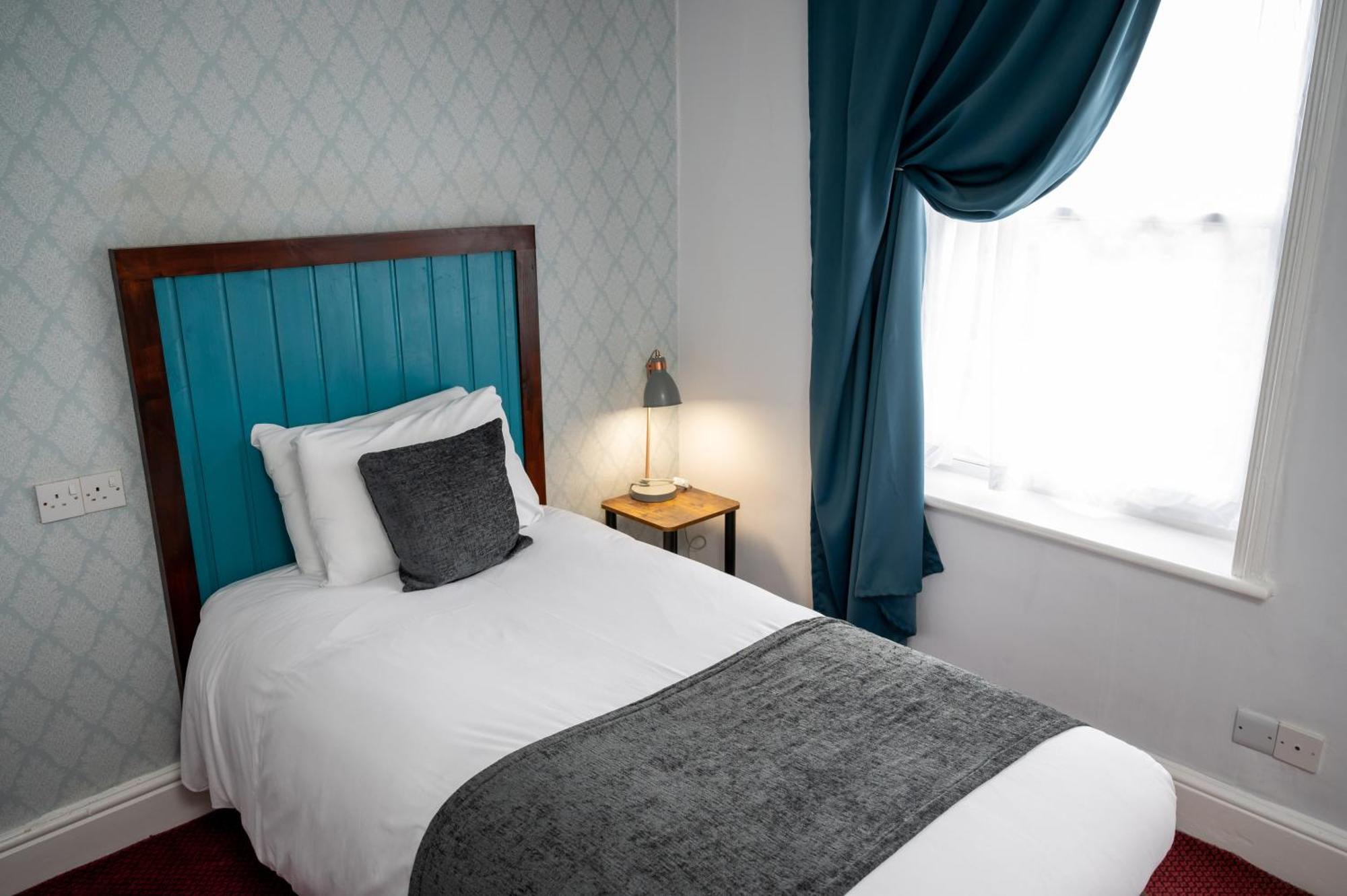 Rising Sun Hotel By Greene King Inns Cheltenham Exteriér fotografie