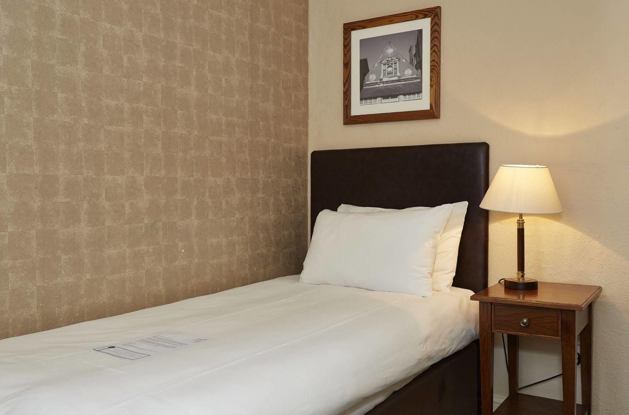 Rising Sun Hotel By Greene King Inns Cheltenham Exteriér fotografie